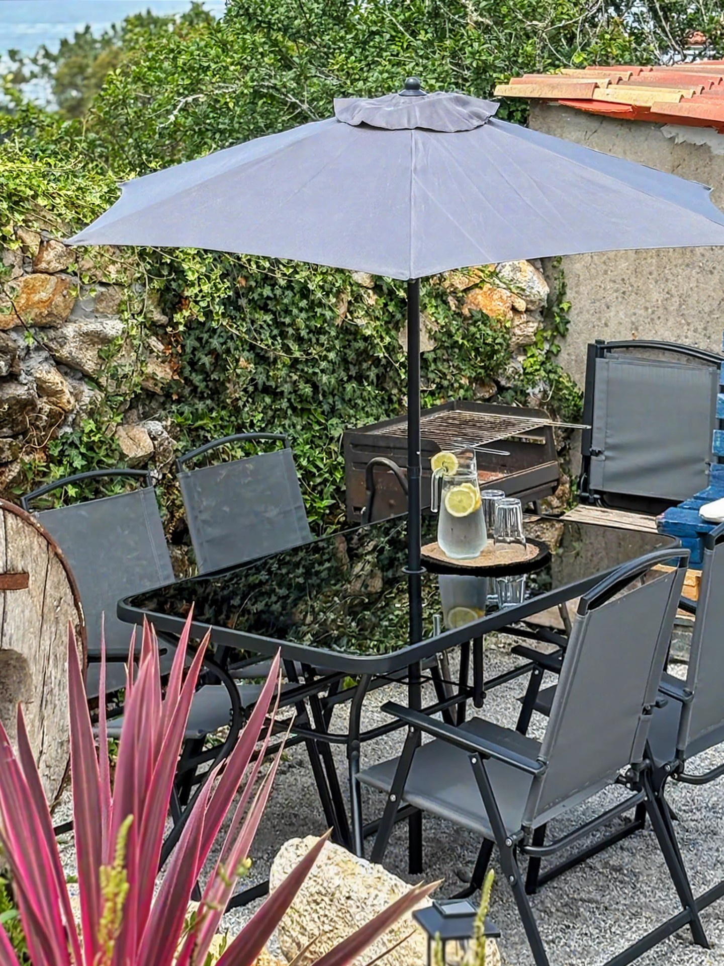 BBQ & Dining Corner