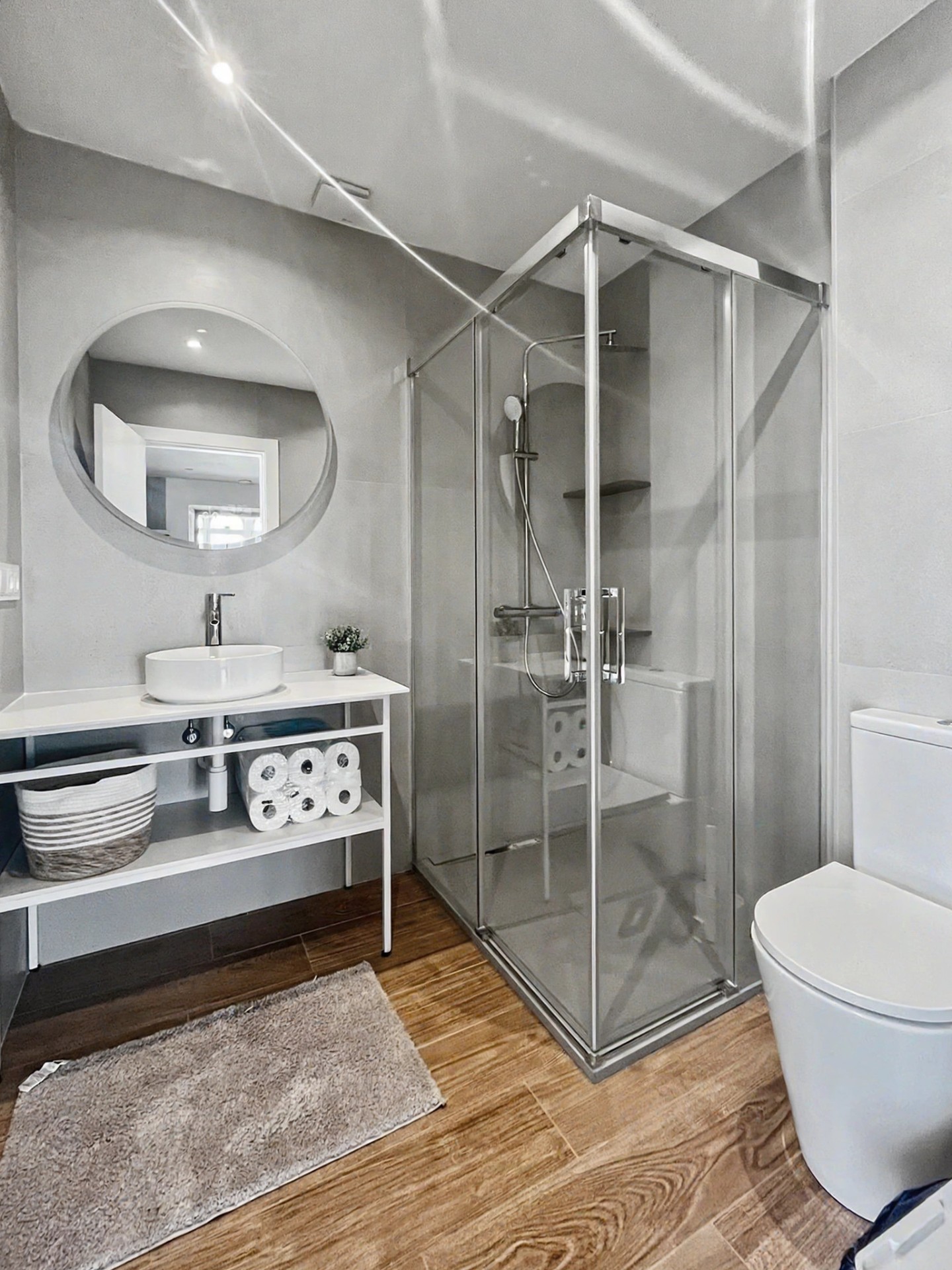 Shared Bathroom 02