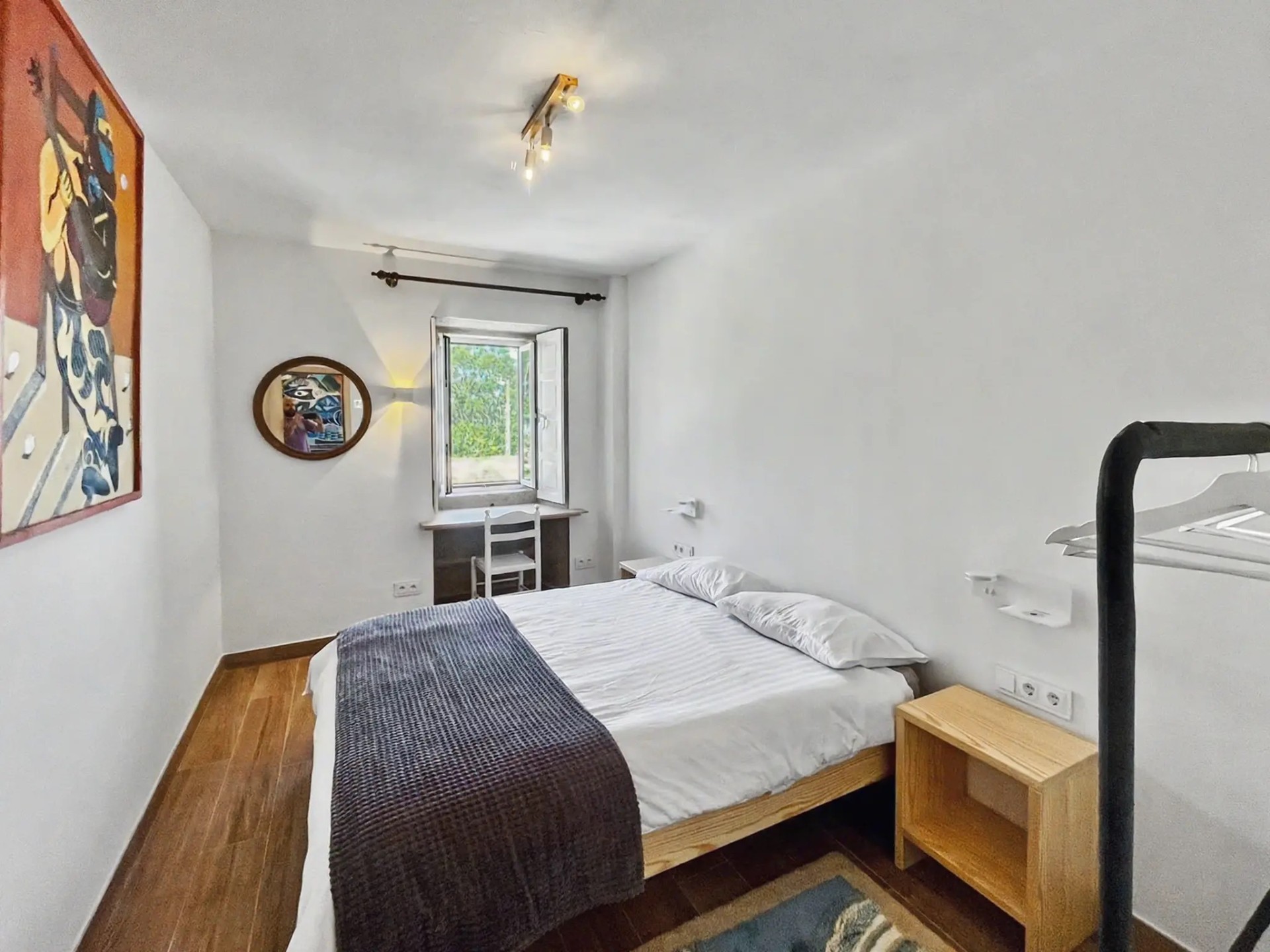 Room 06